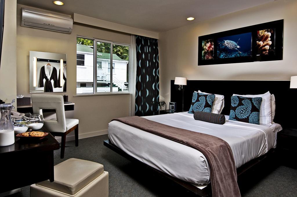Aurora Hotel Avalon Room photo