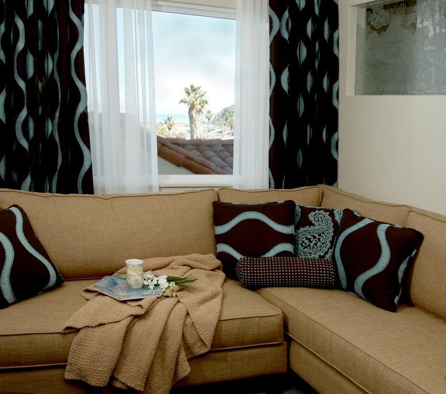 Aurora Hotel Avalon Room photo